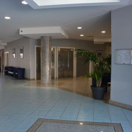 Appartement T2 de standing au pied des plages Golfe-Juan Buitenkant foto