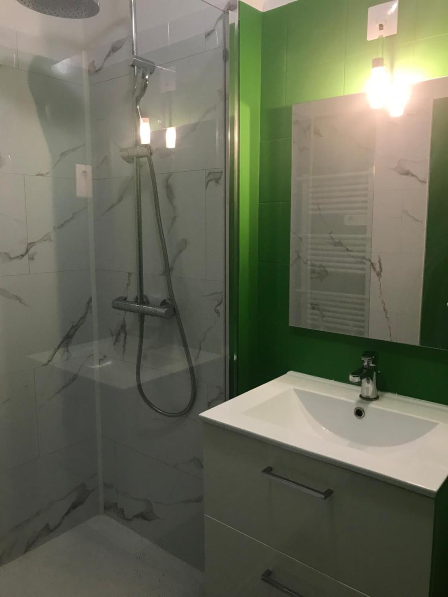 Appartement T2 de standing au pied des plages Golfe-Juan Buitenkant foto