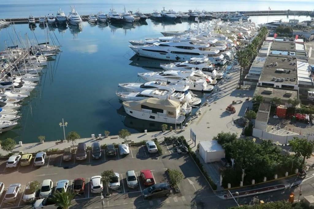Appartement T2 de standing au pied des plages Golfe-Juan Buitenkant foto