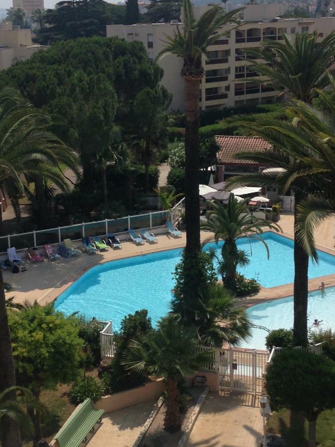 Appartement T2 de standing au pied des plages Golfe-Juan Buitenkant foto