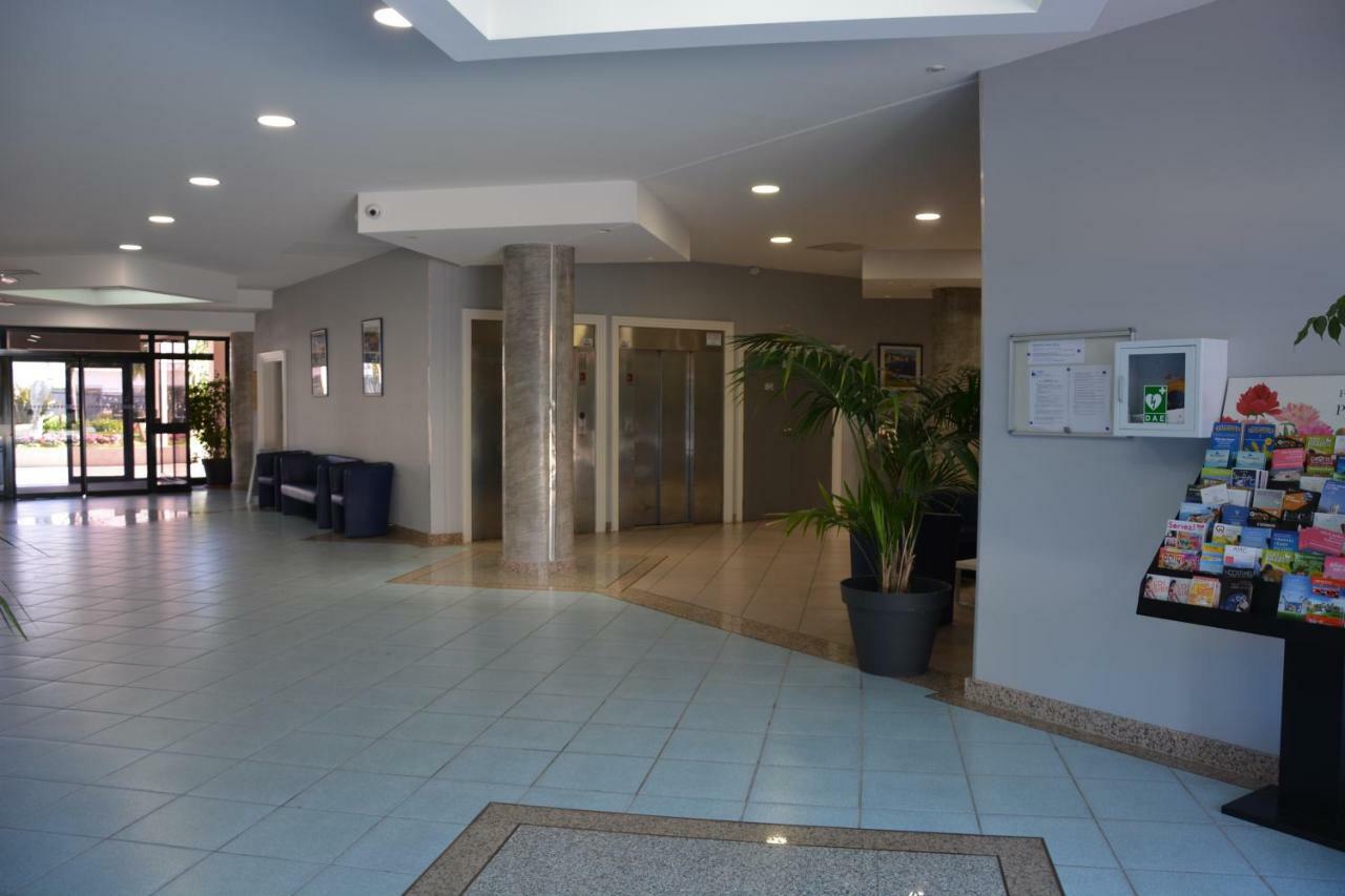 Appartement T2 de standing au pied des plages Golfe-Juan Buitenkant foto