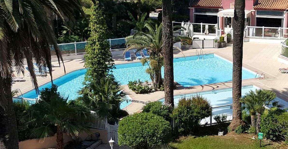 Appartement T2 de standing au pied des plages Golfe-Juan Buitenkant foto